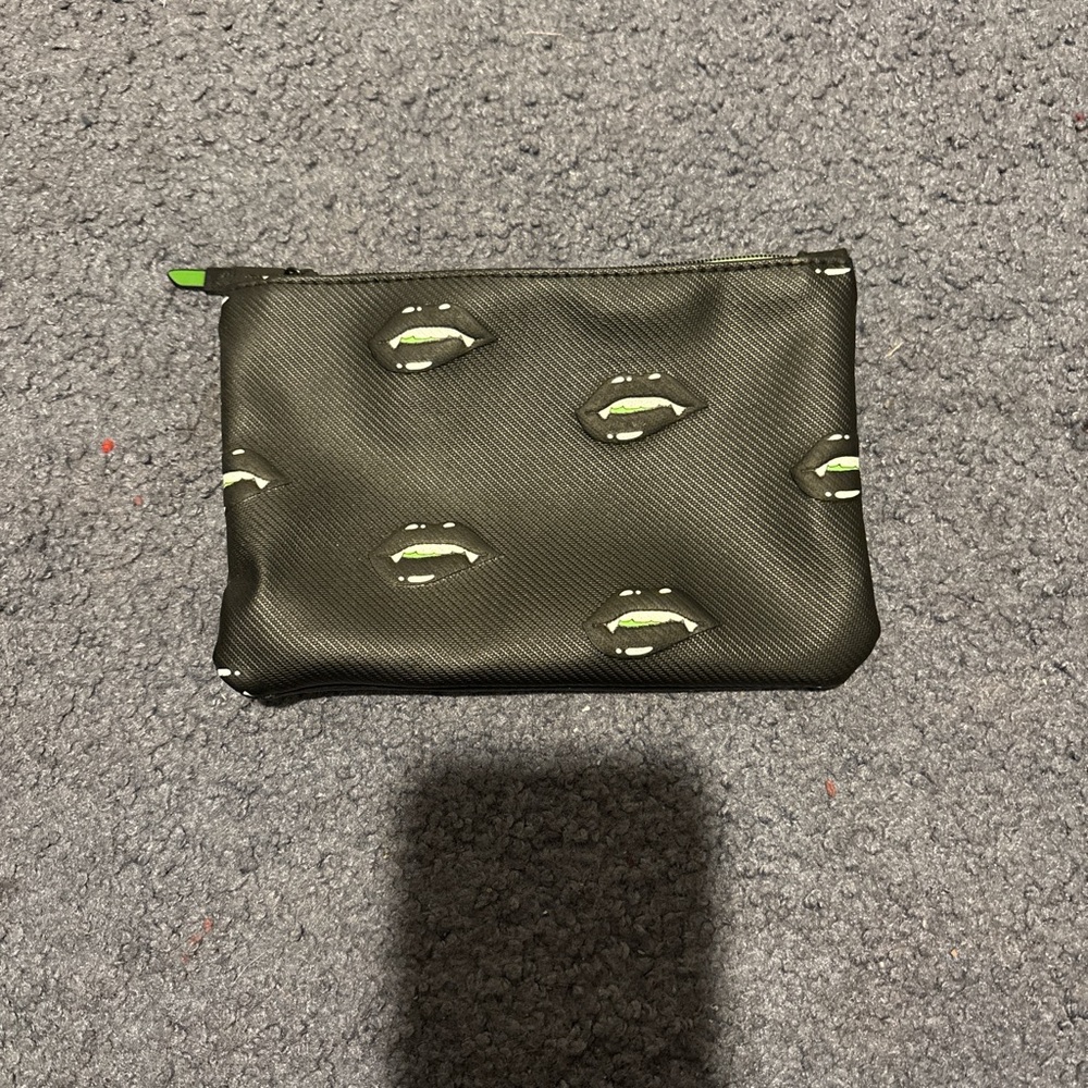 Green Storage Pouch with Lip Design and Zipper